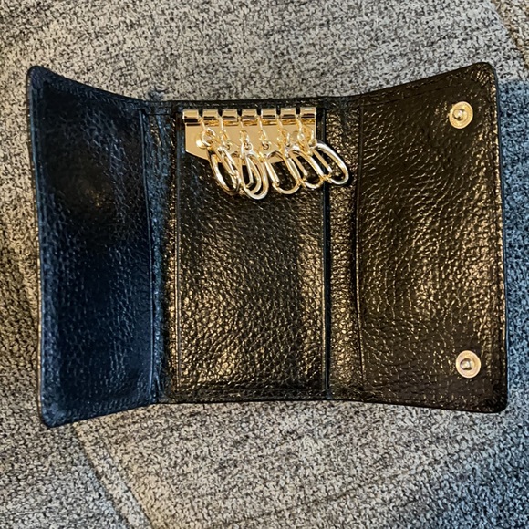 Leather, black key wallet for men and women . Used once. 99.9 % new - Picture 3 of 3